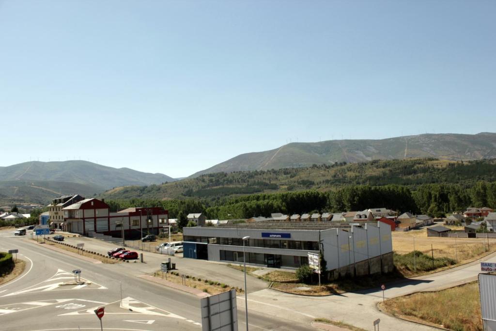 Hostal Tio Pepe II Bembibre  Bagian luar foto