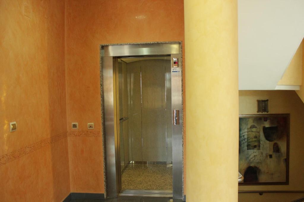 Hostal Tio Pepe II Bembibre  Bagian luar foto