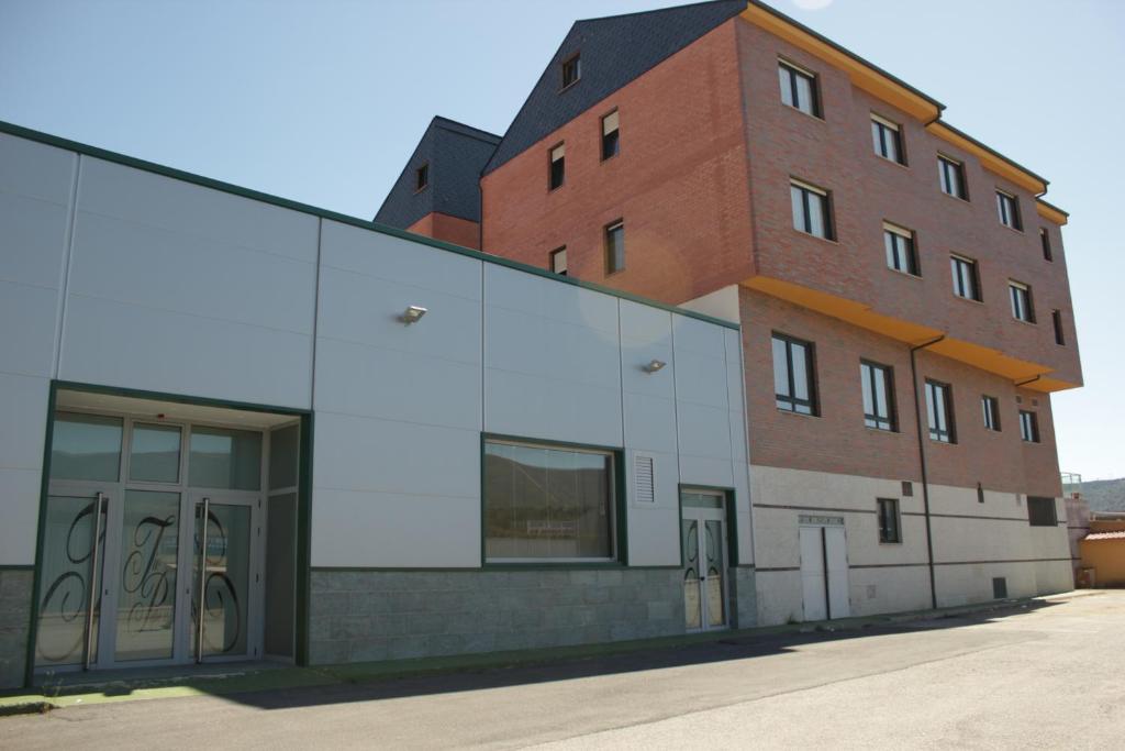 Hostal Tio Pepe II Bembibre  Bagian luar foto