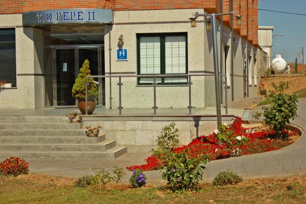 Hostal Tio Pepe II Bembibre  Bagian luar foto